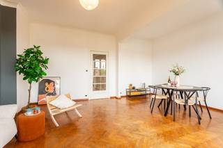 Charmant en zeer lichtrijk appartement op super centrale ligging te Berchem.LiggingDe Ringlaan is een rustige, brede en groene laan gelegen in de...