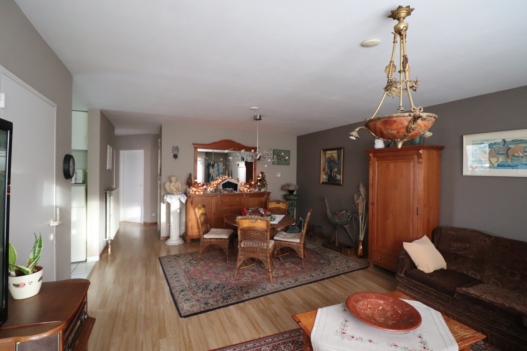 Een recent appartement op de eerste verdieping met ruim terras en garageplaats. - foto 4