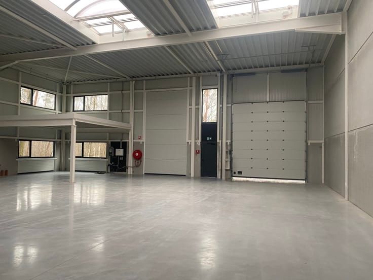 Nieuwbouw KMO-unit van 358 m² met mezzanine nabij de E314 - foto 2