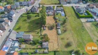 ERPE-MERE- Twee woningen in het landelijke MereDeze woningen zijn gelegen boven het centrum van Mere, nabij de Kerk, winkels, busstation, scholen en...