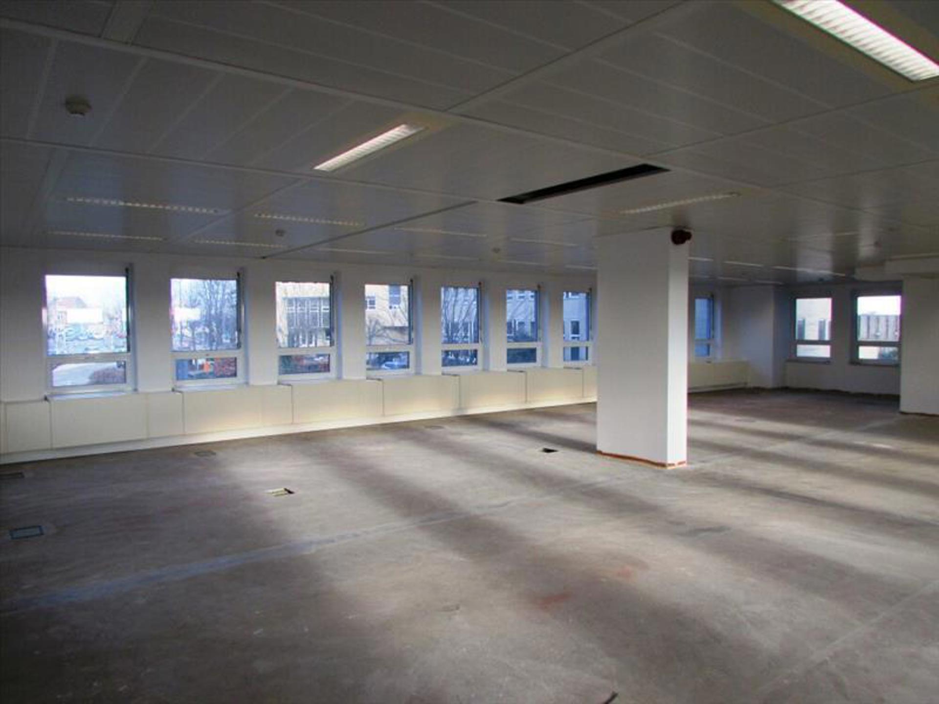 Commercial for rent in Auderghem - photo 5