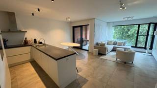 In the heart of Duffel, right in the center and overlooking the green park around the church, you will find this beautiful apartment on the...