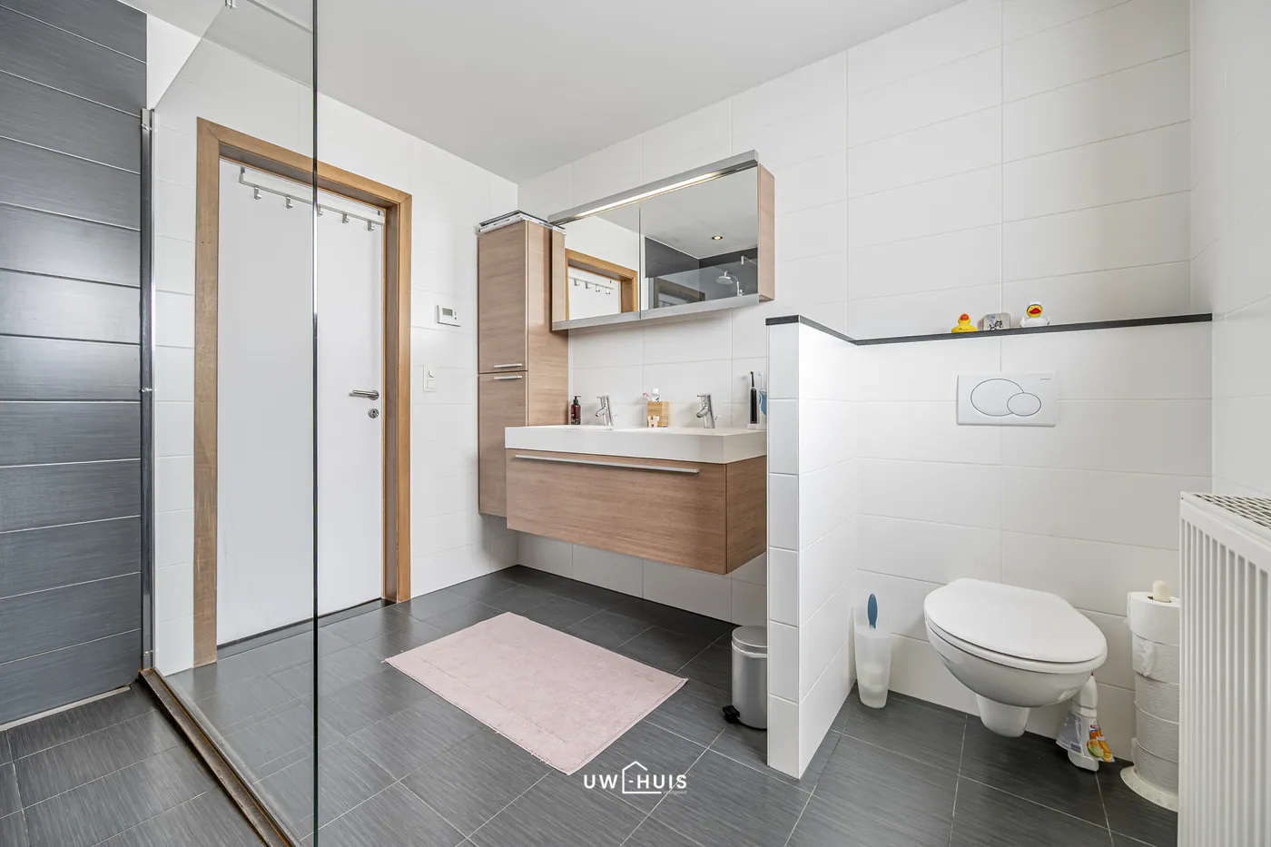 INSTAPKLARE WONING MET 4 SLPKS, 2 BADKAMERS IN BURCHT - foto 5