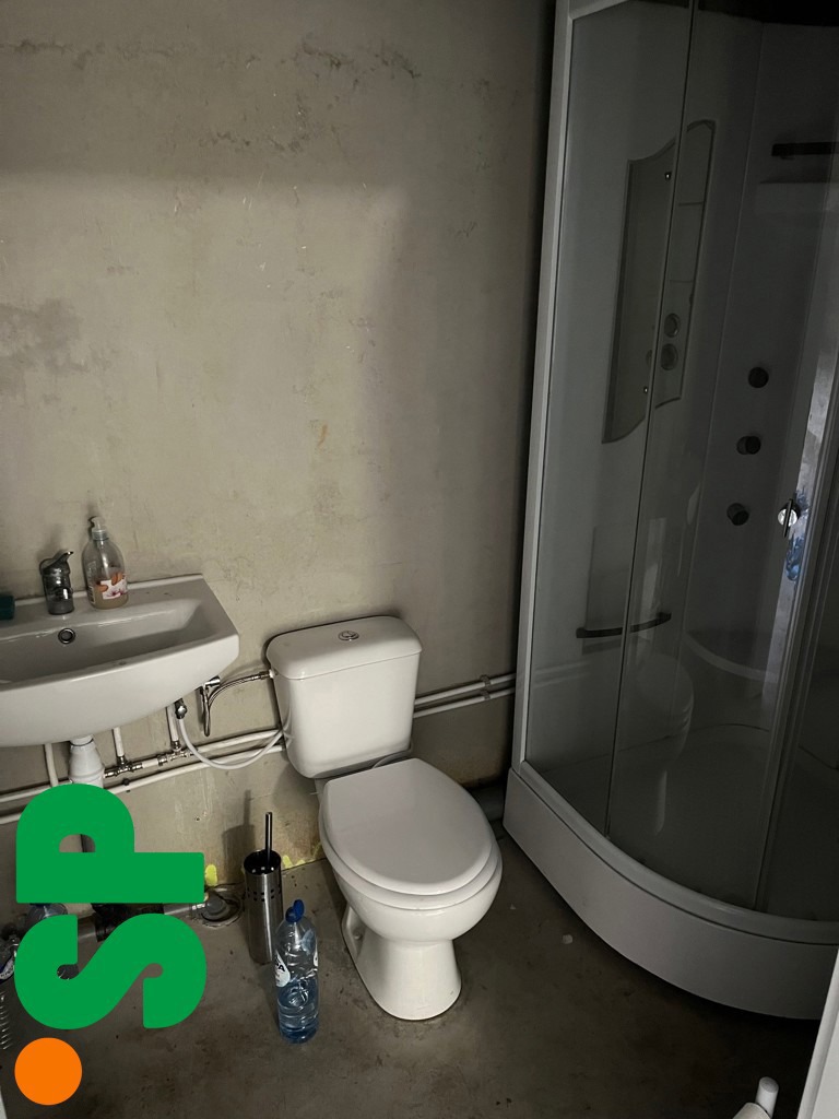 Commercial à louer à Genk - photo 5