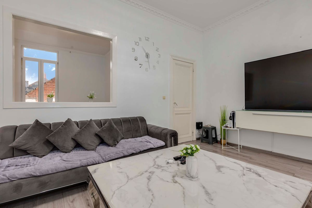 Herenhuis met handelspand in Antwerpen-Noord. - foto 2