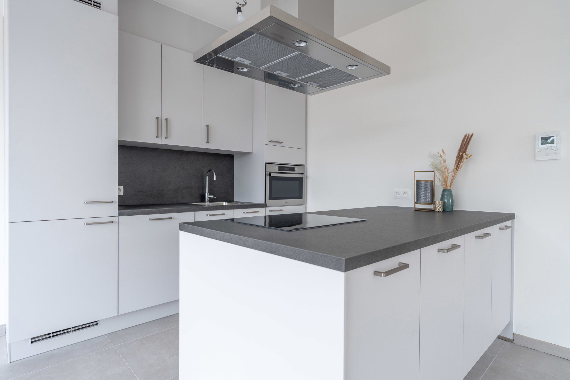 Nieuwbouwappartement met 2 slpks, terras en autostaanplaats. - foto 4