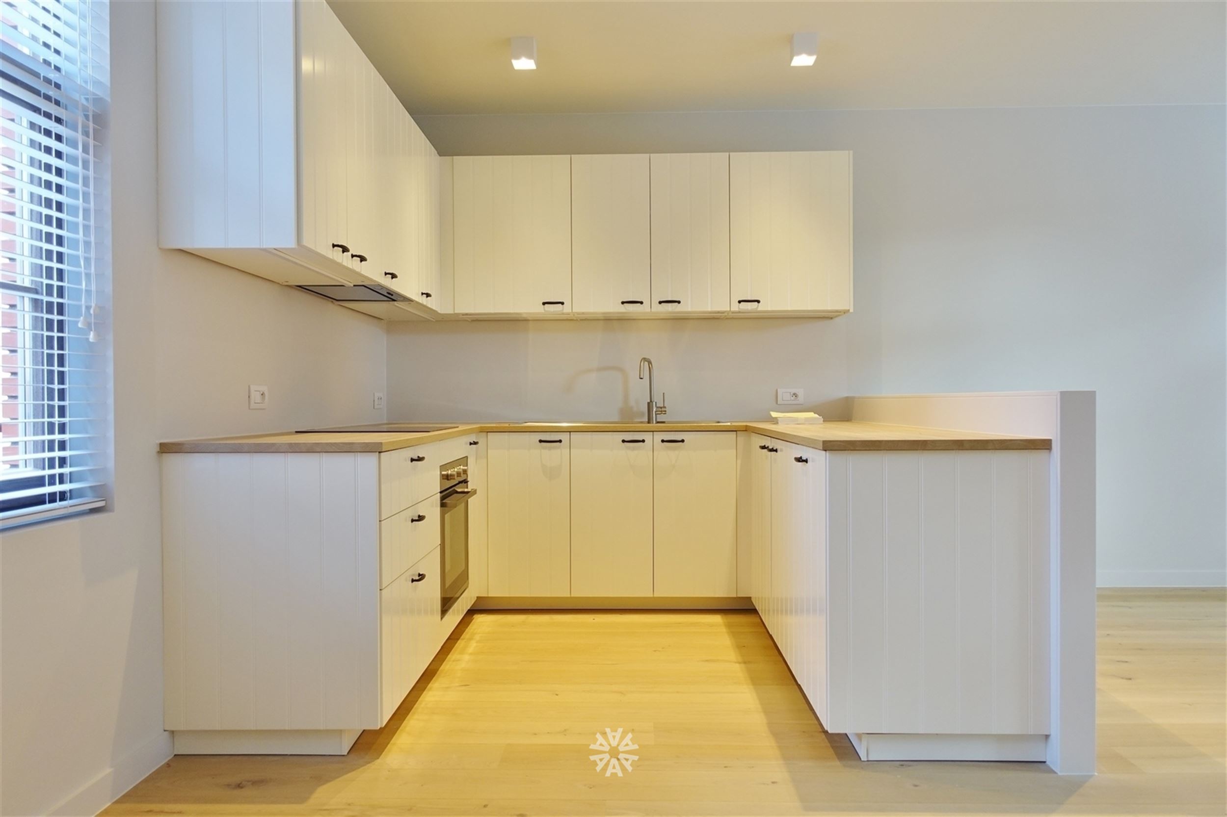 Nieuwbouw twee slaapkamer appartement te huur in centrum Gent - foto 4