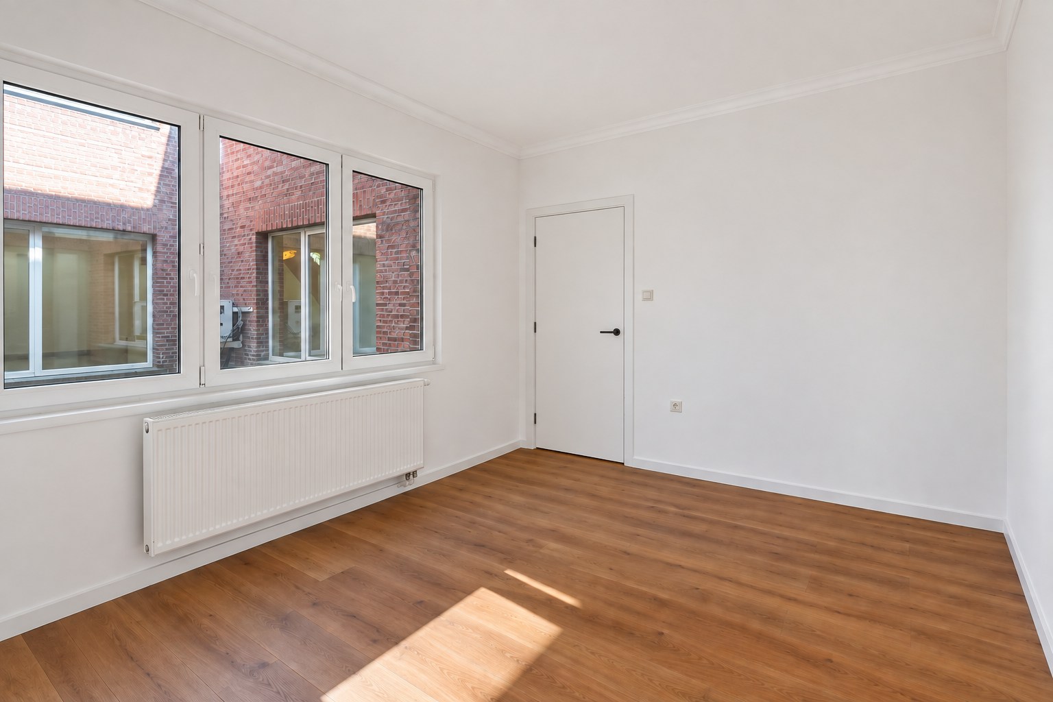 Gerenoveerd appartement met 2 slaapkamers! - foto 5