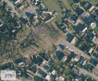 Deze bouwgrond voor open bebouwing vinden we in Houthalen-Helchteren en telt een oppervlakte van 598m².<br /><br />De breedte van de grond aan de straatzijde bedraagt 12m en is zuidwest georiënteerd.<br /><br />Verdere informatie en verkavelingsvoorschriften beschikbaar op kantoor.