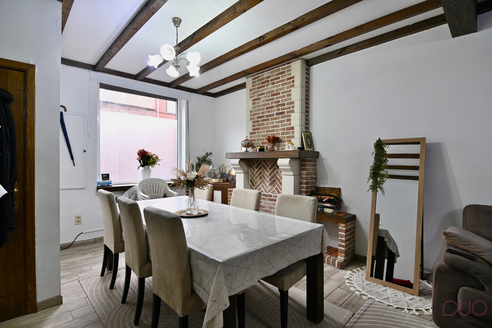 Licht op te frissen woning in hartje Sint-Truiden met 3 slaapkamers en 12x zonnepanelen - foto 5