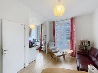 IXELLES – in de wijk Germoir, tussen het Flageyplein en het Jourdanplein, dicht bij alle voorzieningen (openbaar vervoer en winkels),...