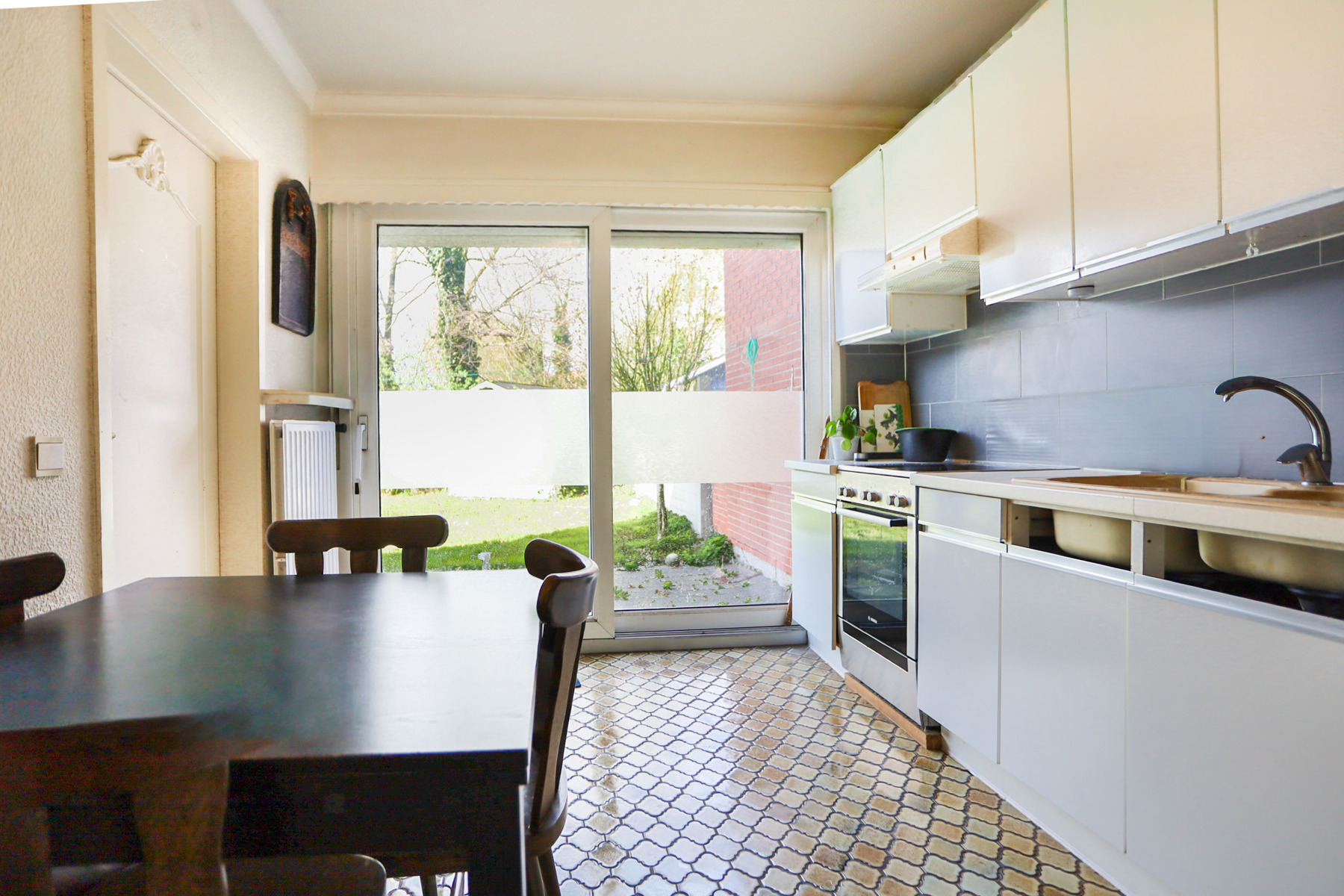 Op te frissen HOB met 4 slpks en garage - foto 5