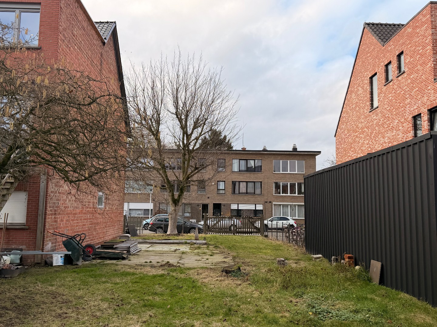 Bouwgrond van 297 m² voor een halfopen bebouwing! - foto 3