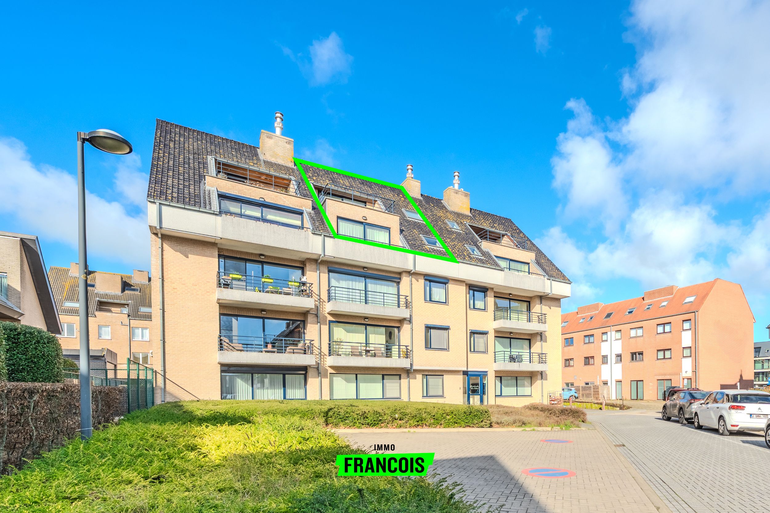 Ruim duplexappartement(EPC B!) met 3 slaapkamers, 2 badkamers en 2 zonnige terrassen in Westende: optie aankoop garage - foto 4