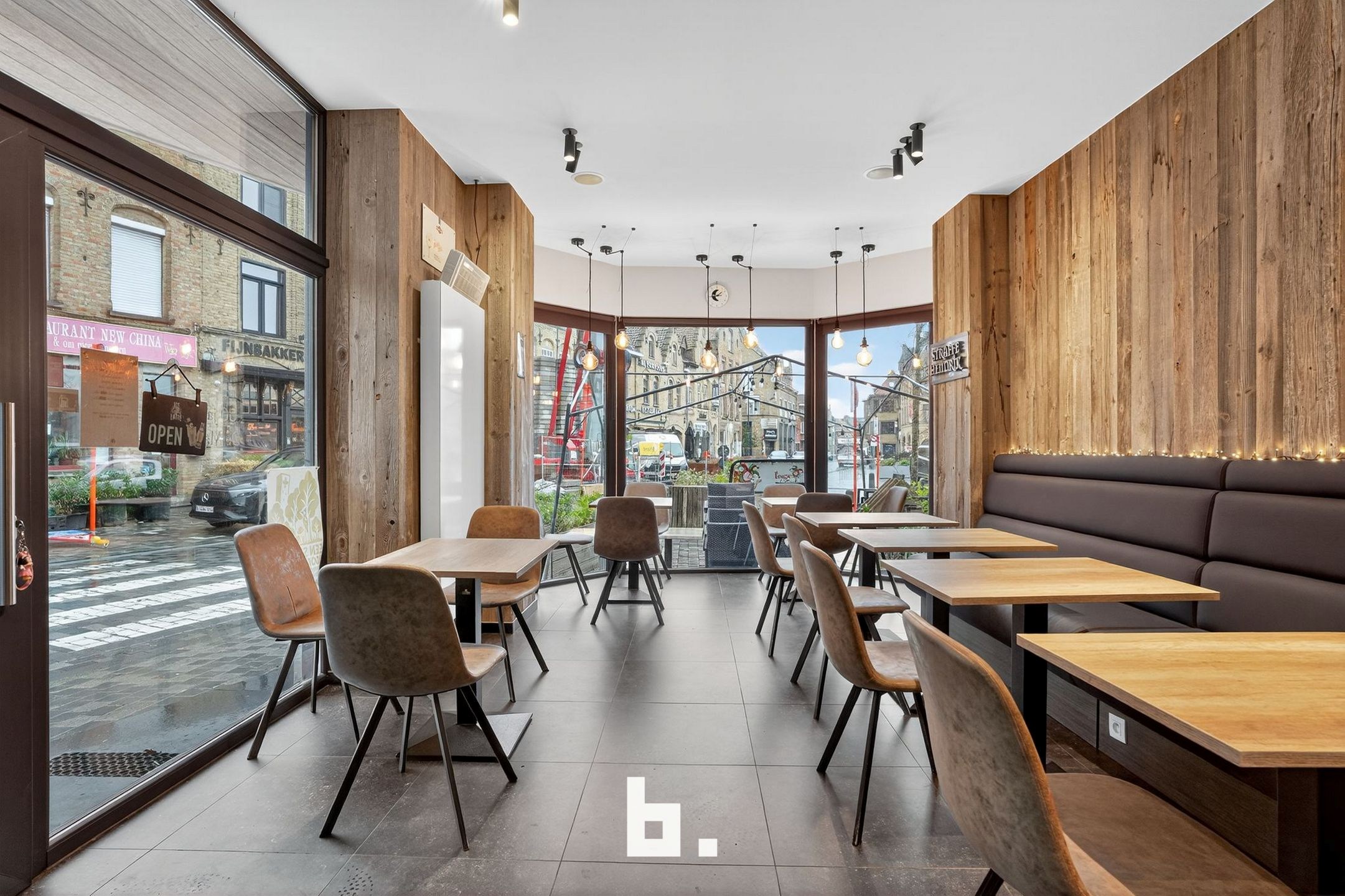 Tophorecazaak met woonst te koop op absolute A-locatie te Diksmuide - foto 3