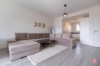 Gelegen op een centrale en vlot bereikbare locatie in Wilrijk, bevindt dit instapklare appartement zich. De aangename buurt combineert het beste...