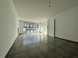 Dit charmante appartement, gelegen in het hart van het dorpscentrum van Appels, biedt een perfecte combinatie van comfort en locatie. Het bevindt...