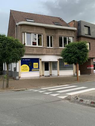 Op zoek naar een handelsruimte op een toplocatie? Dan is dit aanbod zeker iets voor u!Deze volledig instapklare handelszaak van +-71m² is gunstig...