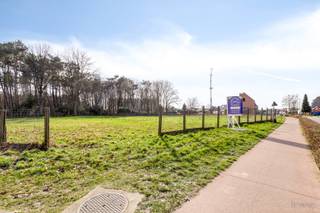 Bouwgrond voor open bebouwing op perceel van 8a 25ca in O.-L.-V.-OlenDit ruime perceel voor open bebouwing is gelegen langs Krentzen in Olen...