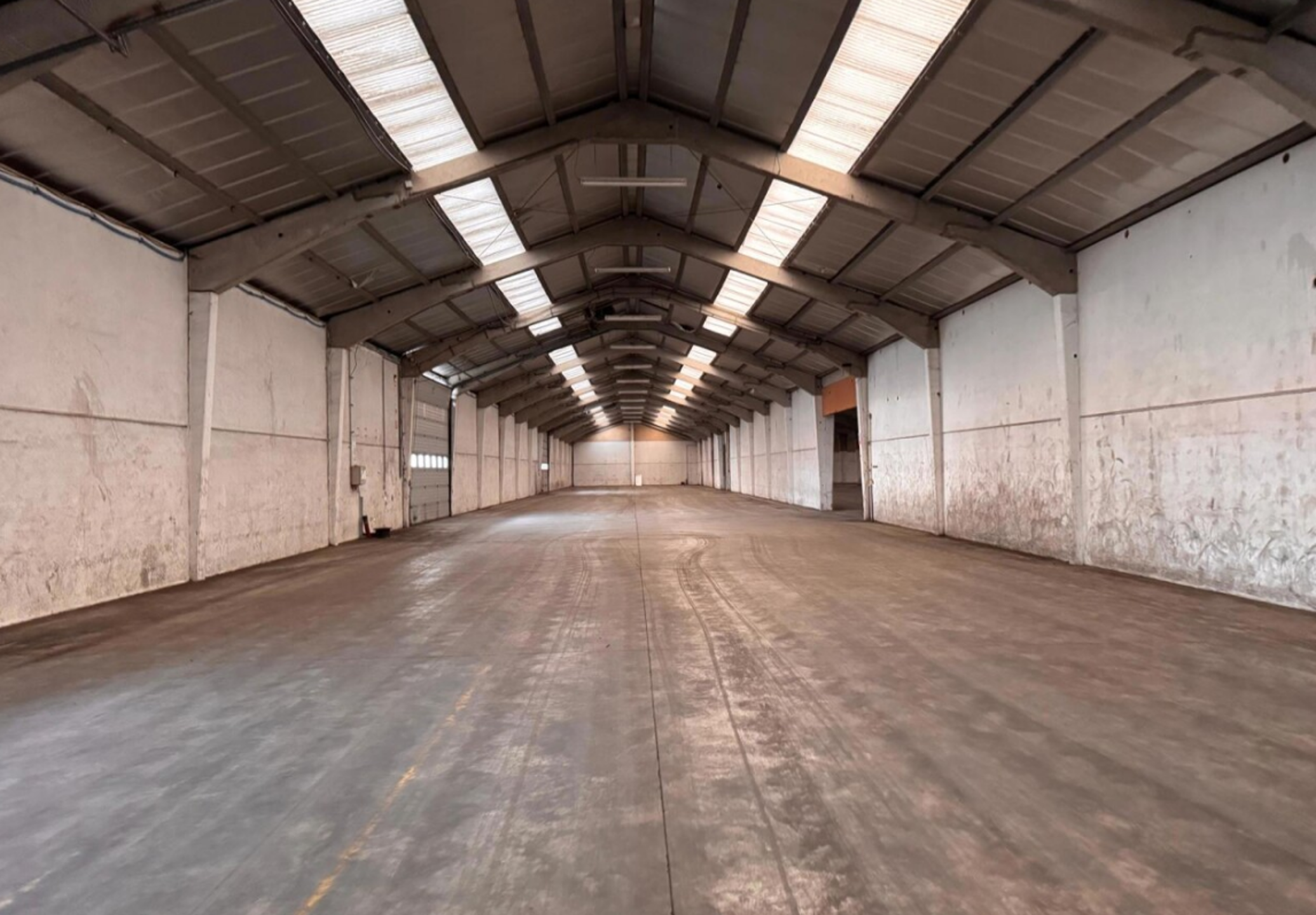 Logistiekte ruimte te huur met een oppervlakte van 1.410m². - foto 4