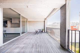 Loft met 2 slaapkamers en mega terras in ZurenborgWelkom in het bruisende hart van Zurenborg, waar karakter en comfort samenkomen in deze unieke loft...