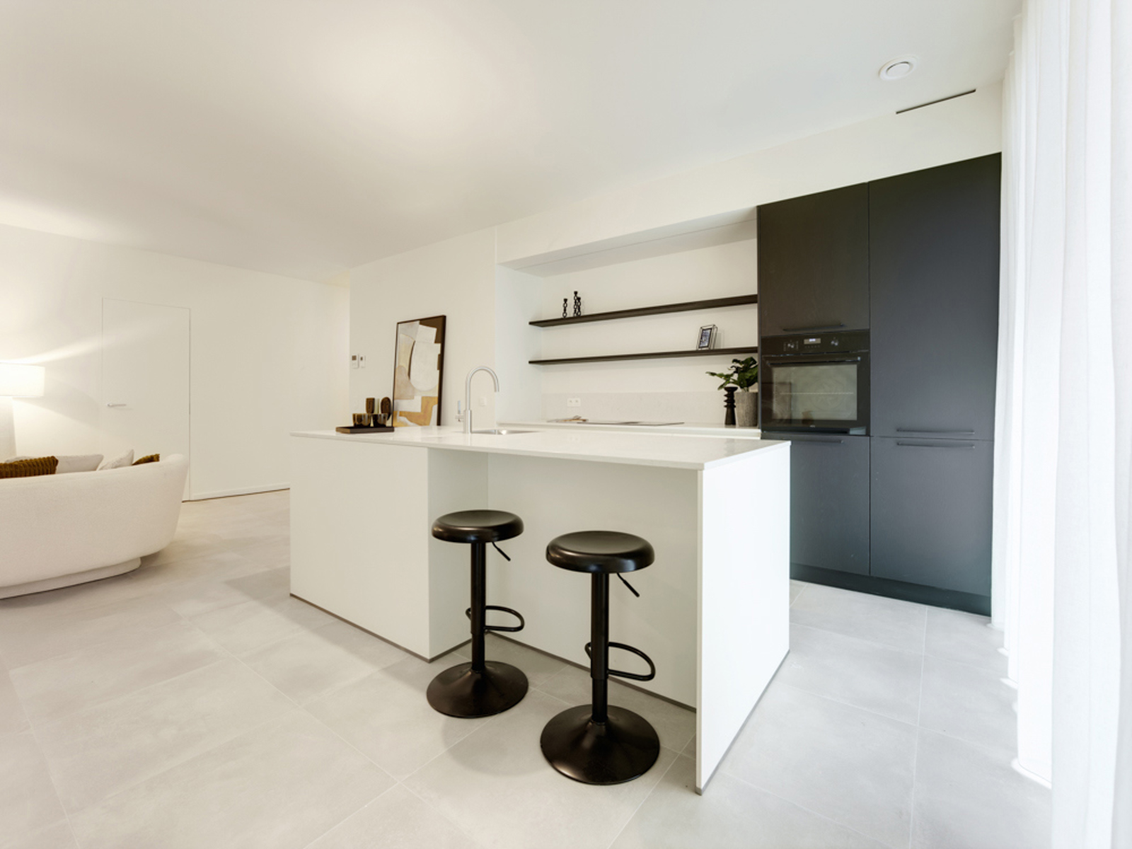 Lichtrijk 2-slaapkamerappartement met ruim (overdekt) terras - foto 5