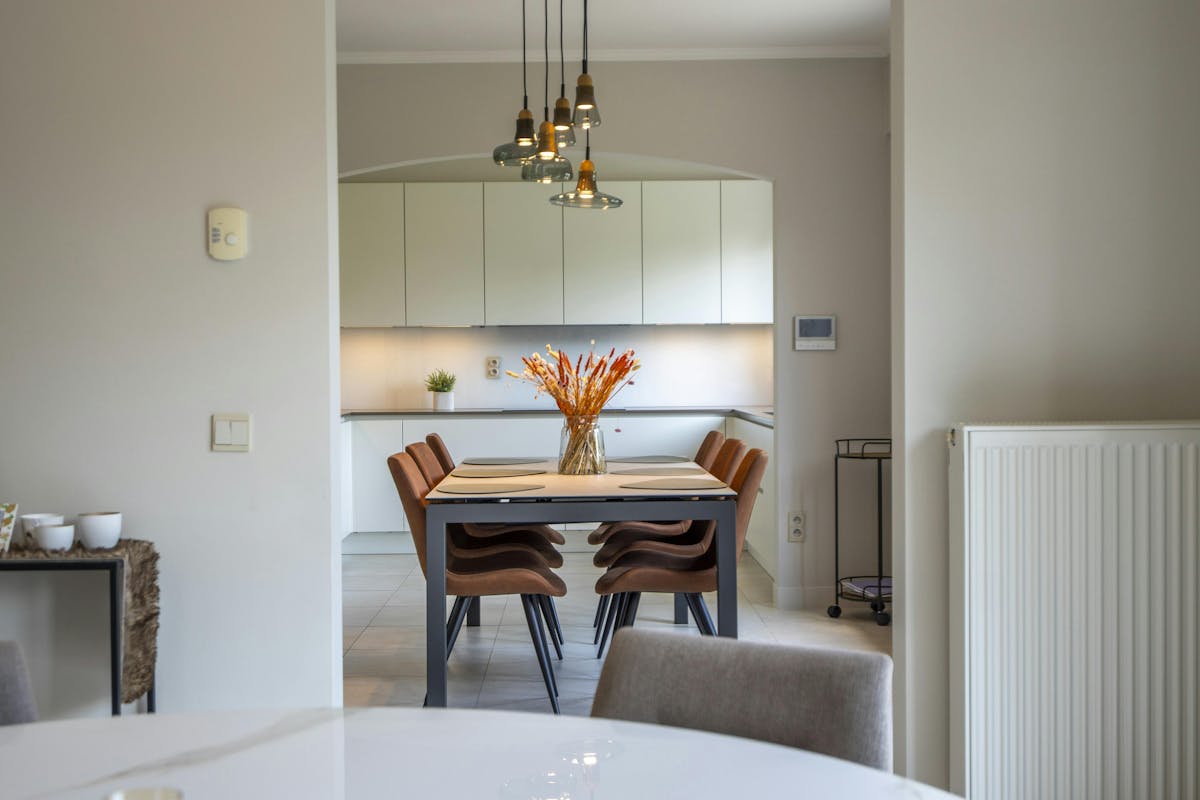 Statige open villa in woongebied met bijgebouw op ca. 2900m² - foto 3