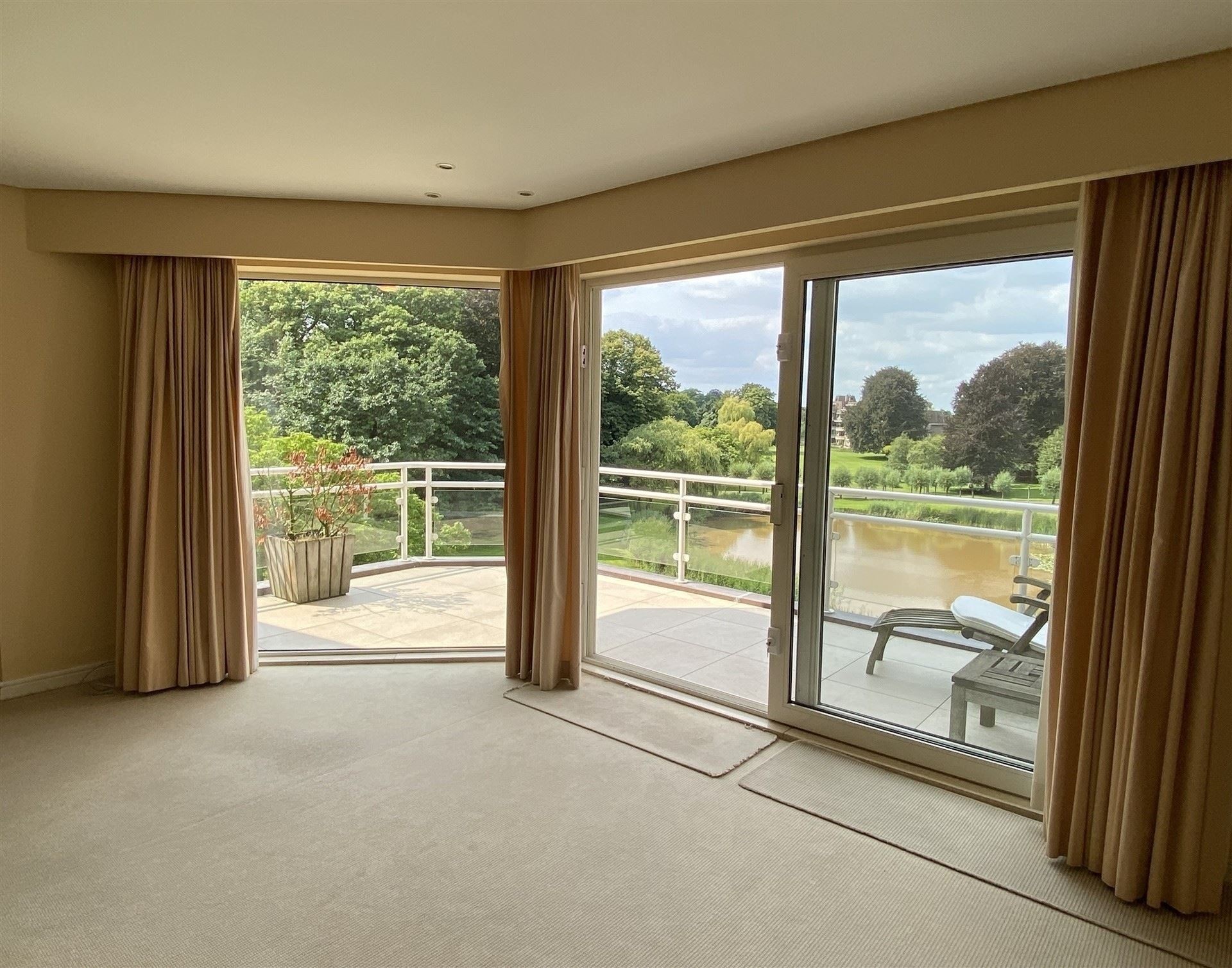 Appartement met uniek uitzicht op parkdomein “Wilaard” nabij het centrum van Kapellen! - foto 5