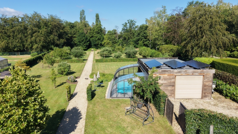 Moderne villa van 247m² op 58 are met bijgebouw-garage en zwembad - foto 4