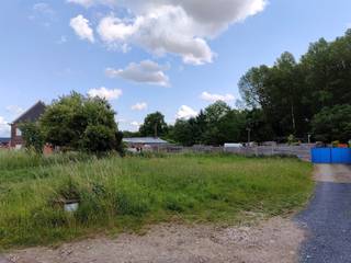 Bouwgrond voor open bebouwing op toplocatie in Mollem, in alle rust en gemakkelijk bereikbaar met de trein!Het betreft een perceel van 6a 47ca met...