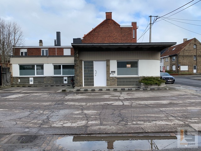 Multifunctionele handelsruimte met 2 privé-parkings! - foto 4