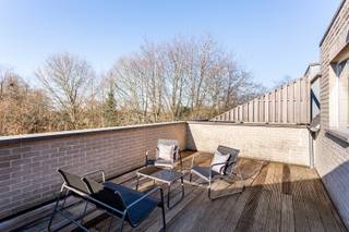 Dit charmante duplex appartement op de tweede verdieping van een verzorgd gebouw in de Mussenhoevenlaan in Boechout biedt een rustige ligging met...