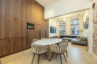 Zoekt u een recent (2024) gerenoveerd appartement met stadstuin (17m²)? Super stijlvol binnen en Zuidgericht & rustig van buitenruimte? U bent aan...