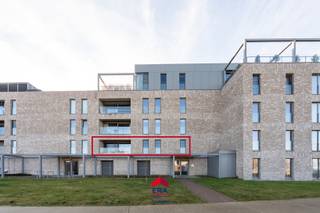 [[ DIT PAND NEEMT DEEL AAN DE ERA OPEN HUIZEN DAG OP 14/3 VAN 13:00 TOT 14:00 ]] Dit instapklare en lichtrijke appartement van 132 m² biedt...