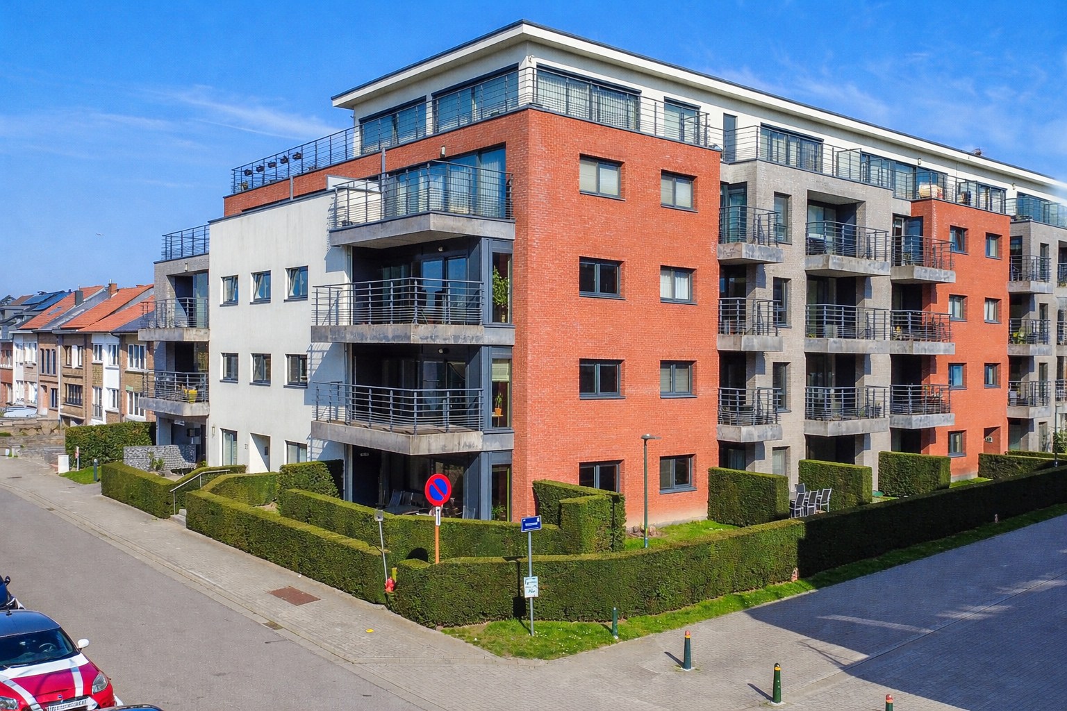 INSTAPKLAAR APP MET 2 SLAAPKAMERS, TERRAS & GARAGE! - foto 1