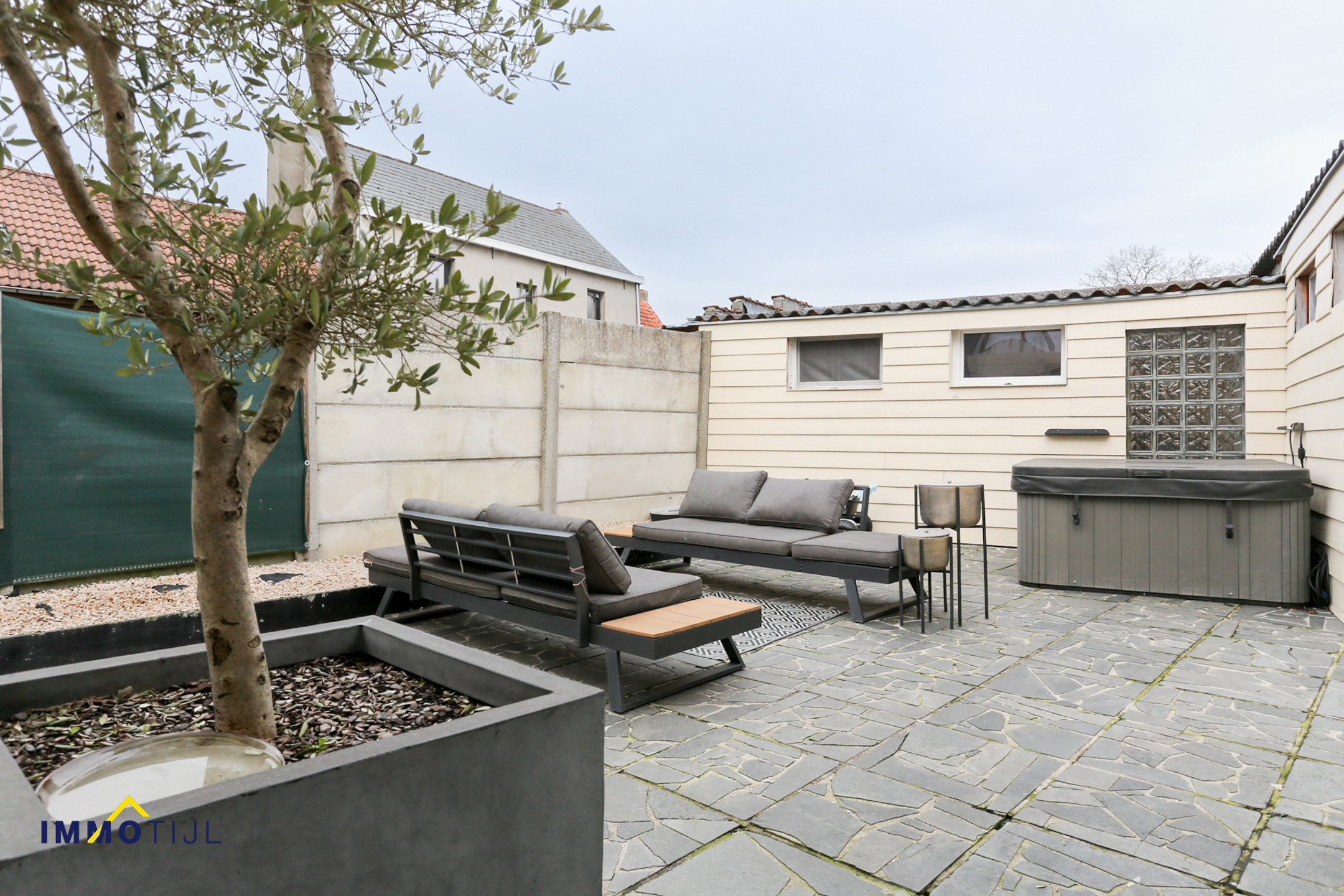 Ruime woning met 4 slaapkamers en gezellige binnenkoer! - foto 4