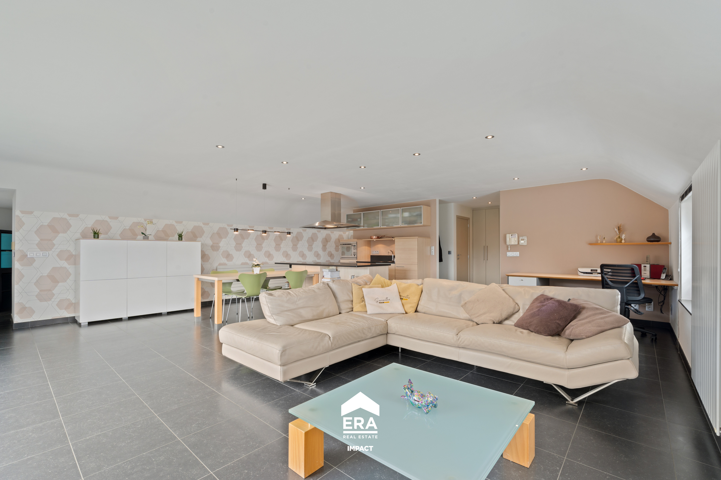 Zéér ruim hedendaags appartement (135m2) te Opglabbeek - foto 2