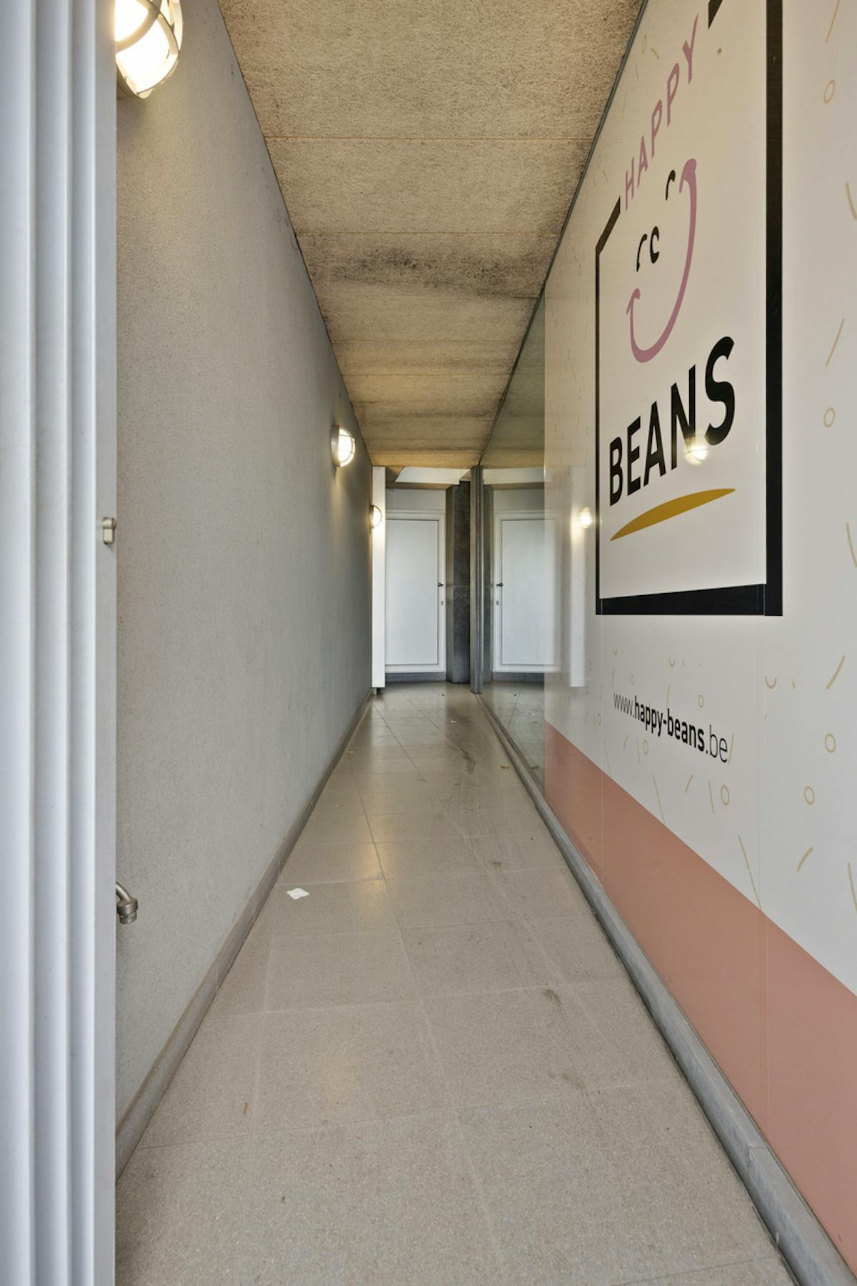 Rez-de-chaussée commercial ou bureau au cœur d'Asse - photo 2