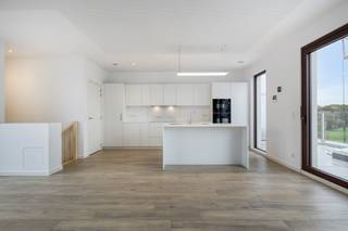 — Purchase possible at 6% VAT —This small-scale new-build project that exudes peace, elegance and refined living quality is located in the...