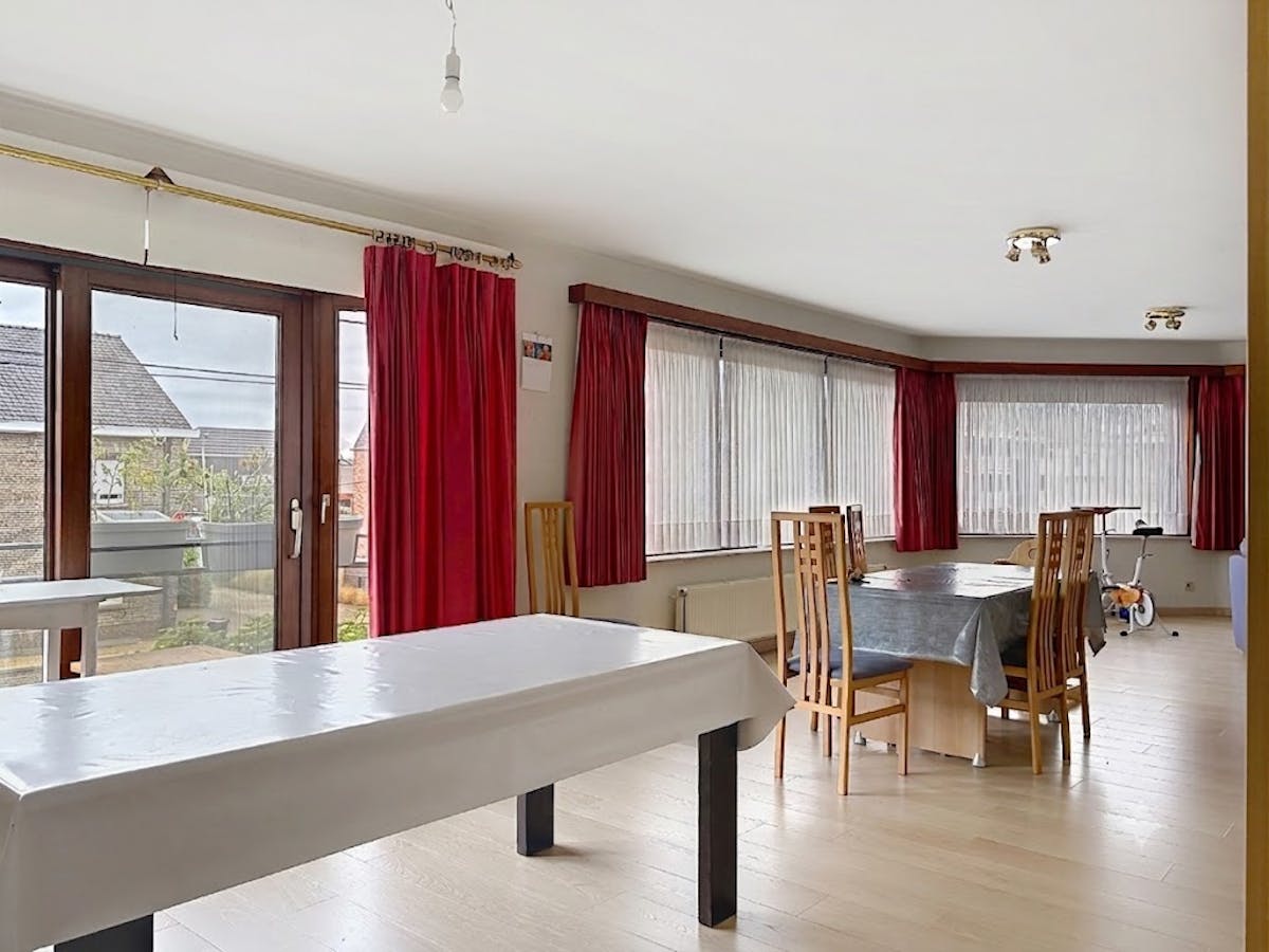 Ruim en lichtrijk appartement te huur in hartje Waregem! - foto 2