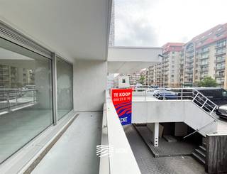 Te renoveren ruime studio met slaaphoekZonnig gelegen op de eerste verdieping in de Franslaan InkomDouchekamer met toilet en lavaboLeefruimte met...