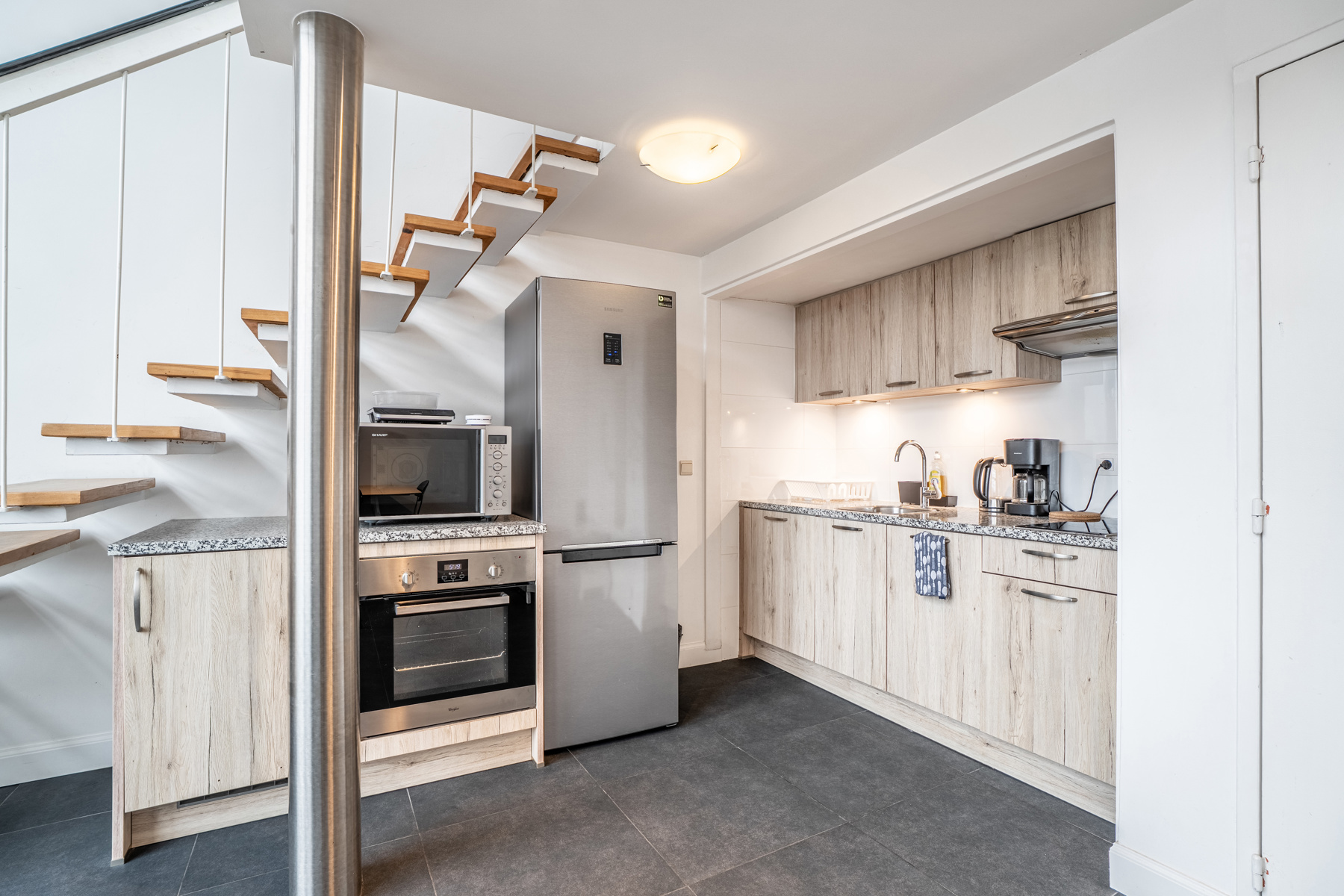 Lichtrijk duplex met 1 slaapkamer en balkon - foto 5