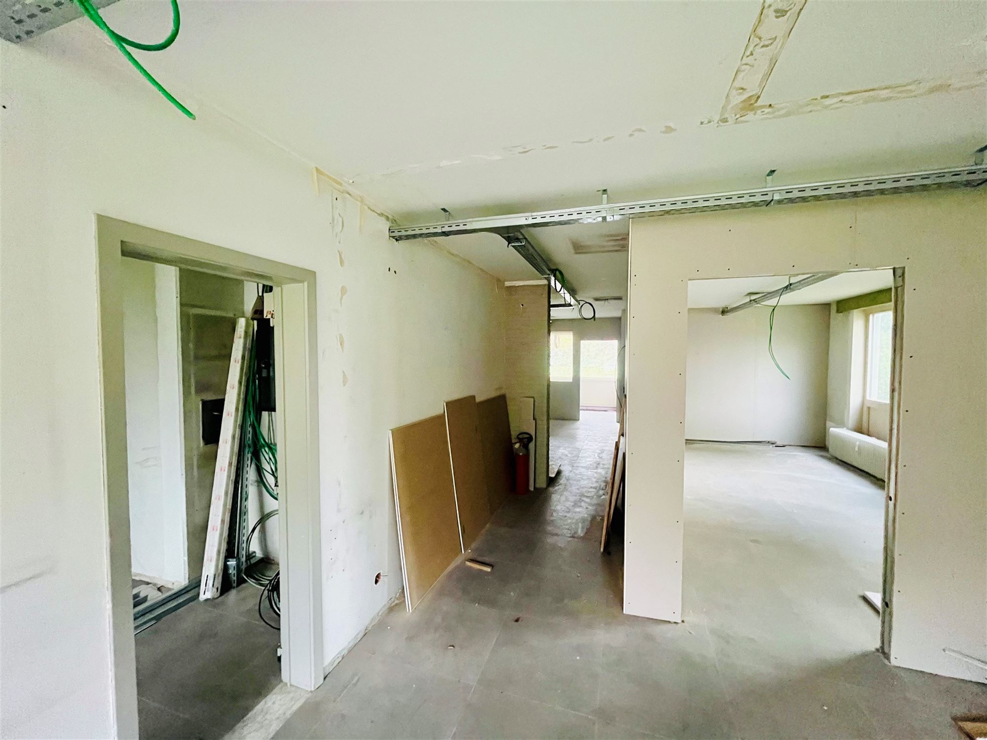 Casco commerciële ruimte + optioneel 2 garages aan meerprijs. - foto 5