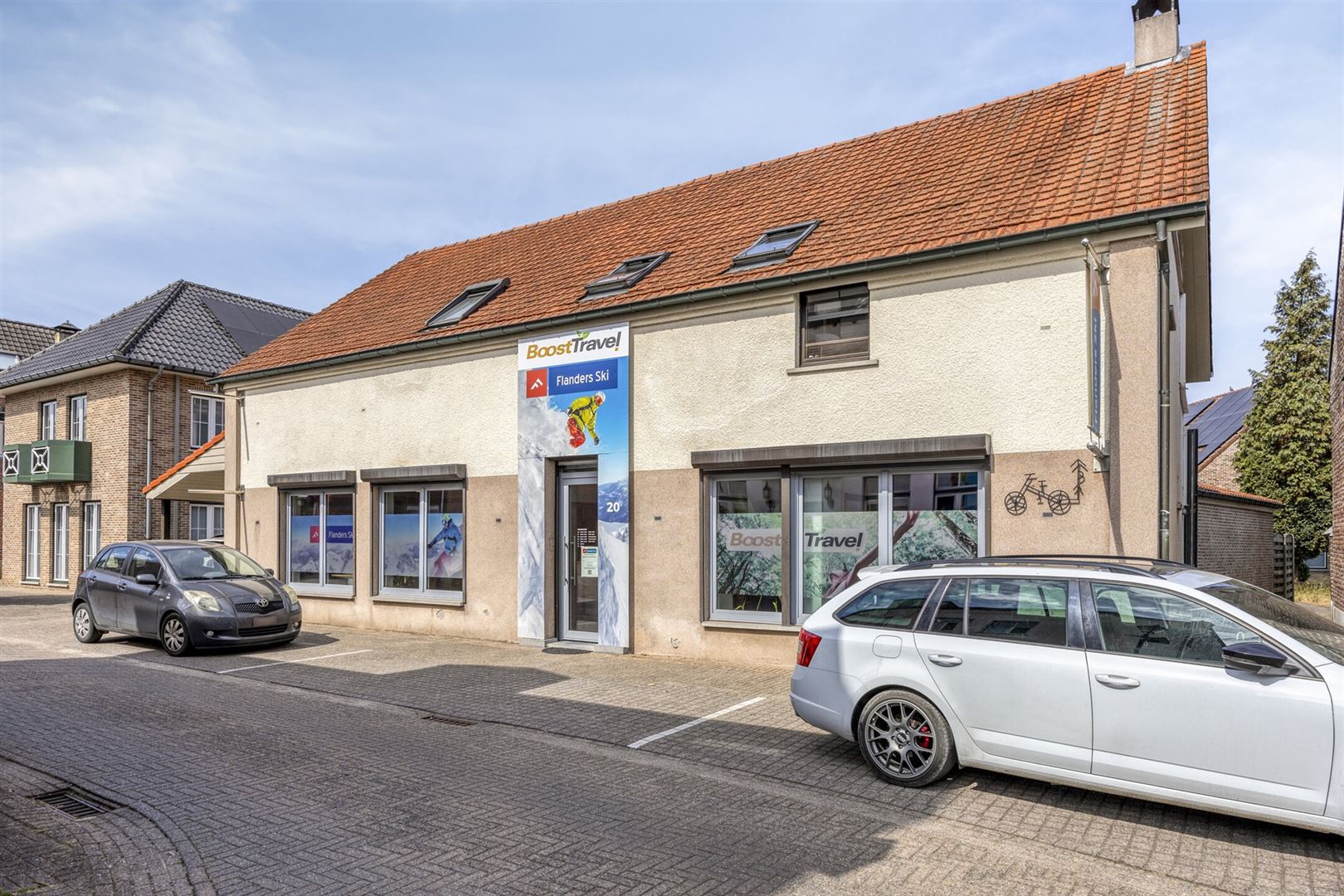 TE KOOP: Woning met handelsruimte en appartement in Eksel! - foto 1