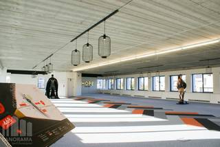 Magnifiek gelegen kantoren van +/- 207 m² te huur op amper 750 m van de A12 op- en afrit 2 Strombeek-Bever-Centrum met een directe verbinding naar de R0 (450 m). Tevens vlot bereikbaar met het openbaar vervoer.<br /><br />De instapklare kantoren zijn van alle hedendaagse comfort voorzien en bevinden zich in een prachtig ingericht themagebouw dat voorzien is van o.a. liften, badgesysteem, verwarming, verlichting, sanitair, ... Alsook mogelijkheid tot het huren van een archiefruimte. Ruime parkeermogelijkheden.<br />Dankzij de fantastische bereikbaarheid in combinatie met de visibiliteit vanaf de Romeinsesteenweg is dit dé perfecte locatie om uw bedrijf te vestigen.<br /><br />Commerciële omgeving met tal van bedrijven in de nabijheid. Ook andere oppervlaktes mogelijk! Onmiddellijk beschikbaar.<br /><br />Contacteer<strong> PANORAMA B2B</strong> voor bijkomende inlichtingen of een vrijblijvend plaatsbezoek <strong>0477 09 00 09</strong>