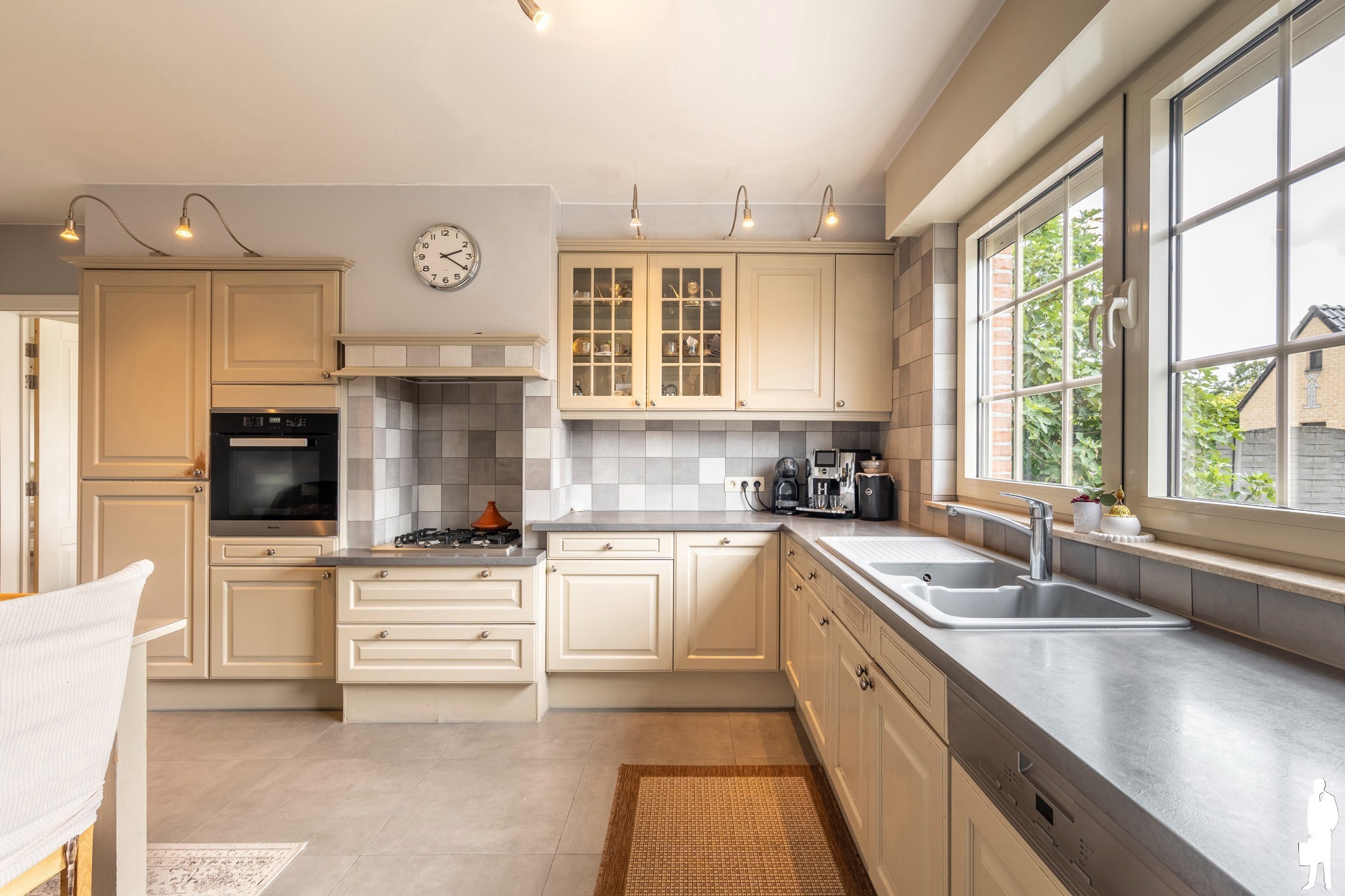 Ruime woning met 6 slpks. en grote kelder nabij Nederland - foto 4