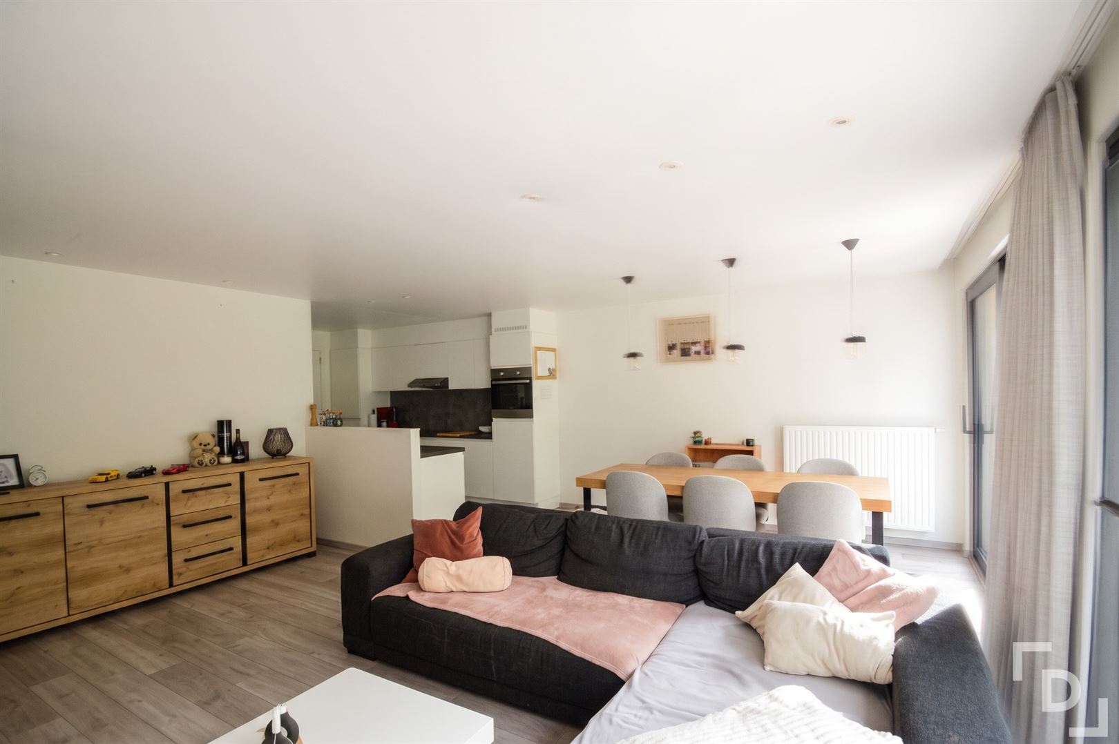 Recent appartement met tuin en autostaanplaats in centrum Poperinge - foto 3