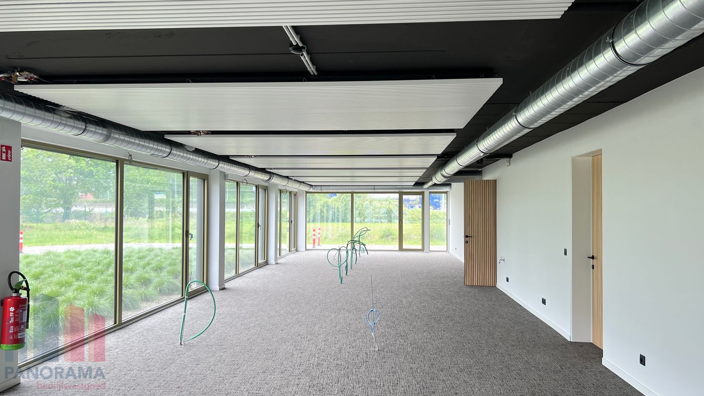 Magazijn van 786 m² met 471 m² kantoorruimte nabij de E34 - foto 5