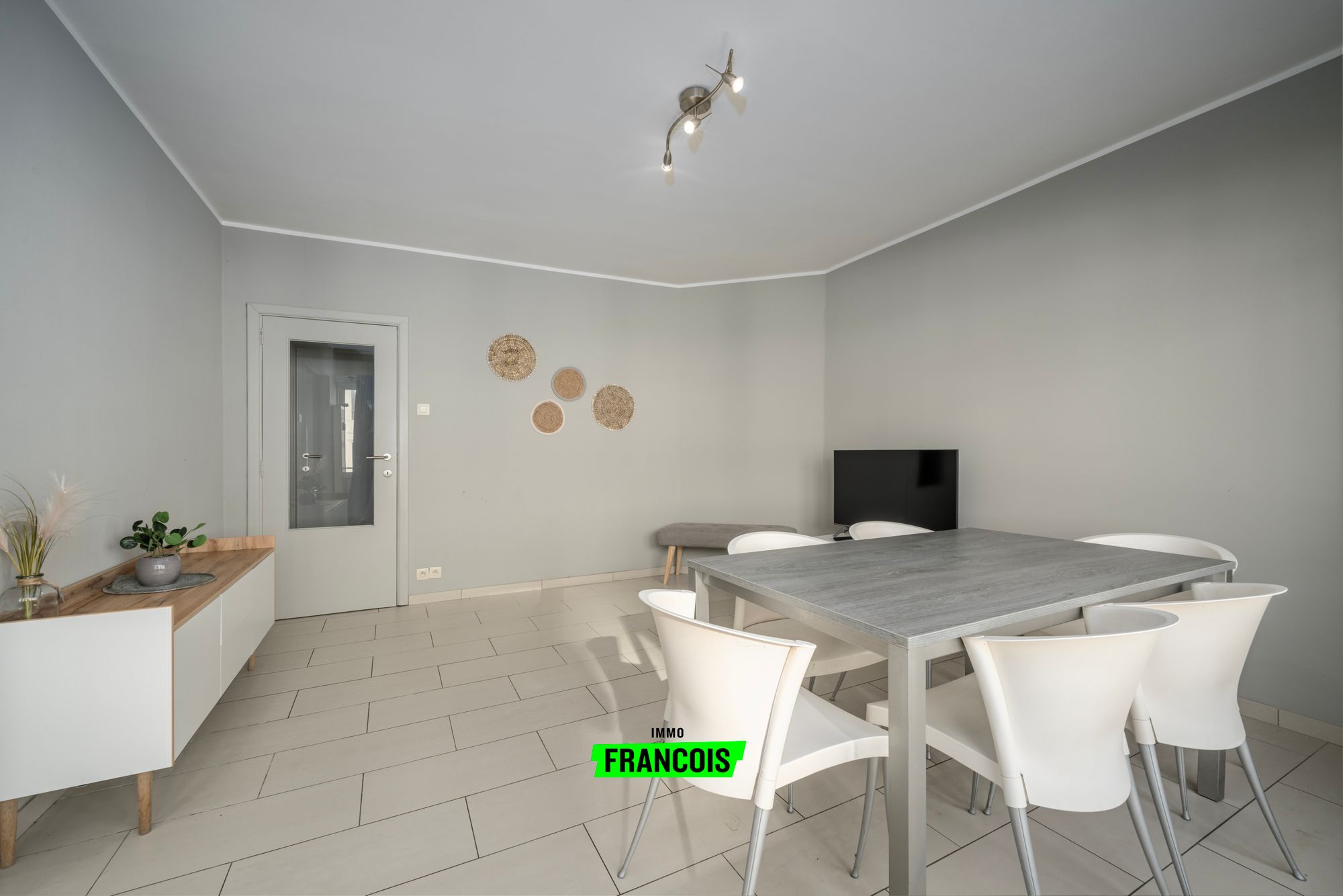 Instapklaar appartement pal in centrum Oostende. - foto 4