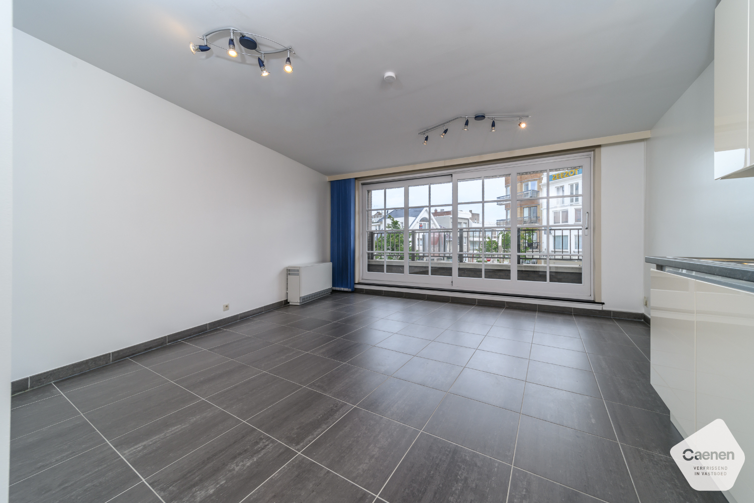 Centraal gelegen, recente studio met open zicht op het Sloepenplein - garage inbegrepen - foto 5